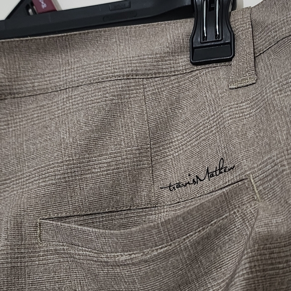Travis Mathew Grommet Men's Size 40 Textured PinStripe Golf Shorts Khaki Brown - Picture 7 of 11